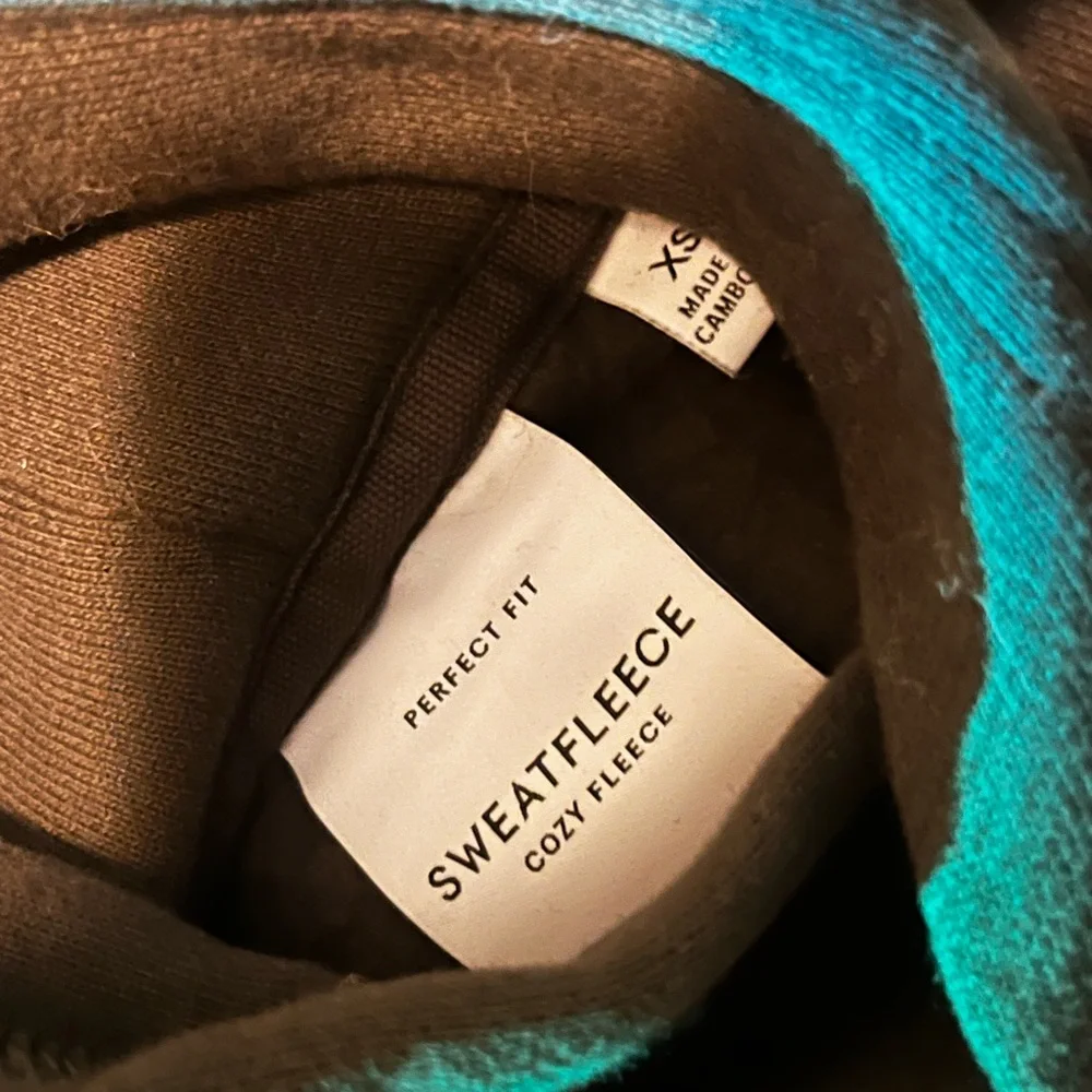 vintage dark olive aritzia cozy fleece perfect hoodie - Picture 4 of 4